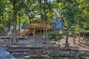 Interior - Dock & Jet Ski Slip: Lakeside Sunrise Beach Home! (Sunrise Beach)