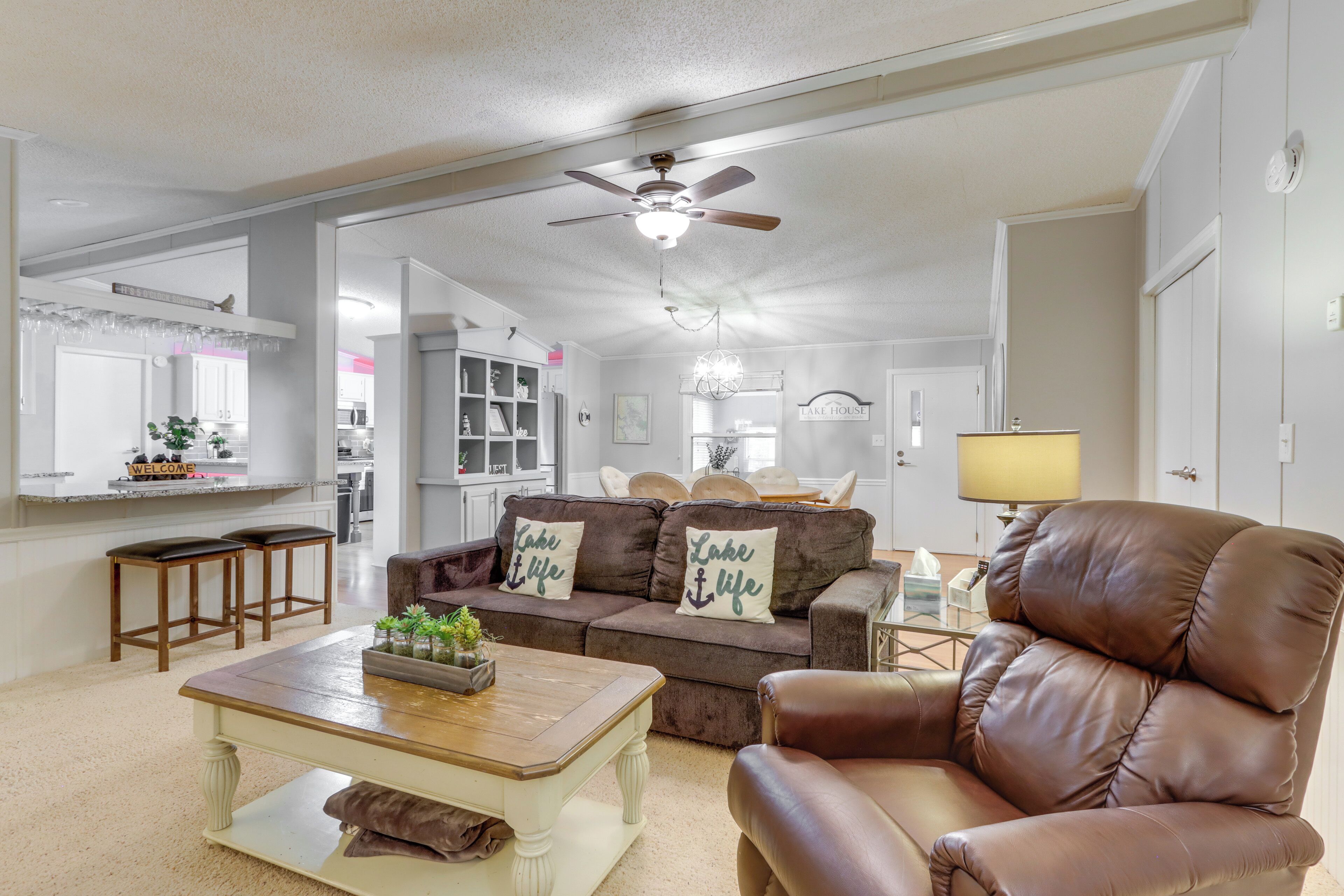 Linn Creek Home w/ Lake Views: 8 Mi to Beach!