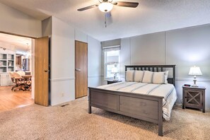 House (3 Bedrooms) | Interior - 8 Mi to Beach: Lake-view Haven in Linn Creek! (Linn Creek)