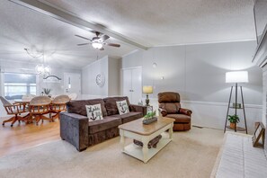 House (3 Bedrooms) | Interior - 8 Mi to Beach: Lake-view Haven in Linn Creek! (Linn Creek)