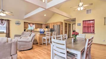 House (4 Bedrooms) | Interior