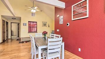 House (4 Bedrooms) | Interior