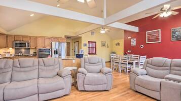 House (4 Bedrooms) | Interior