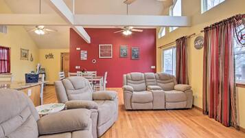 House (4 Bedrooms) | Interior