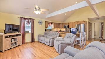 House (4 Bedrooms) | Interior