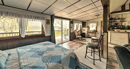 Lovely Couples Escape on Mississippi River!