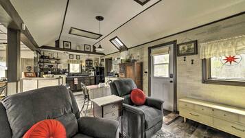 Apartment (0 Bedroom) | Interior