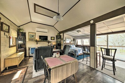 Lovely Couples Escape on Mississippi River!