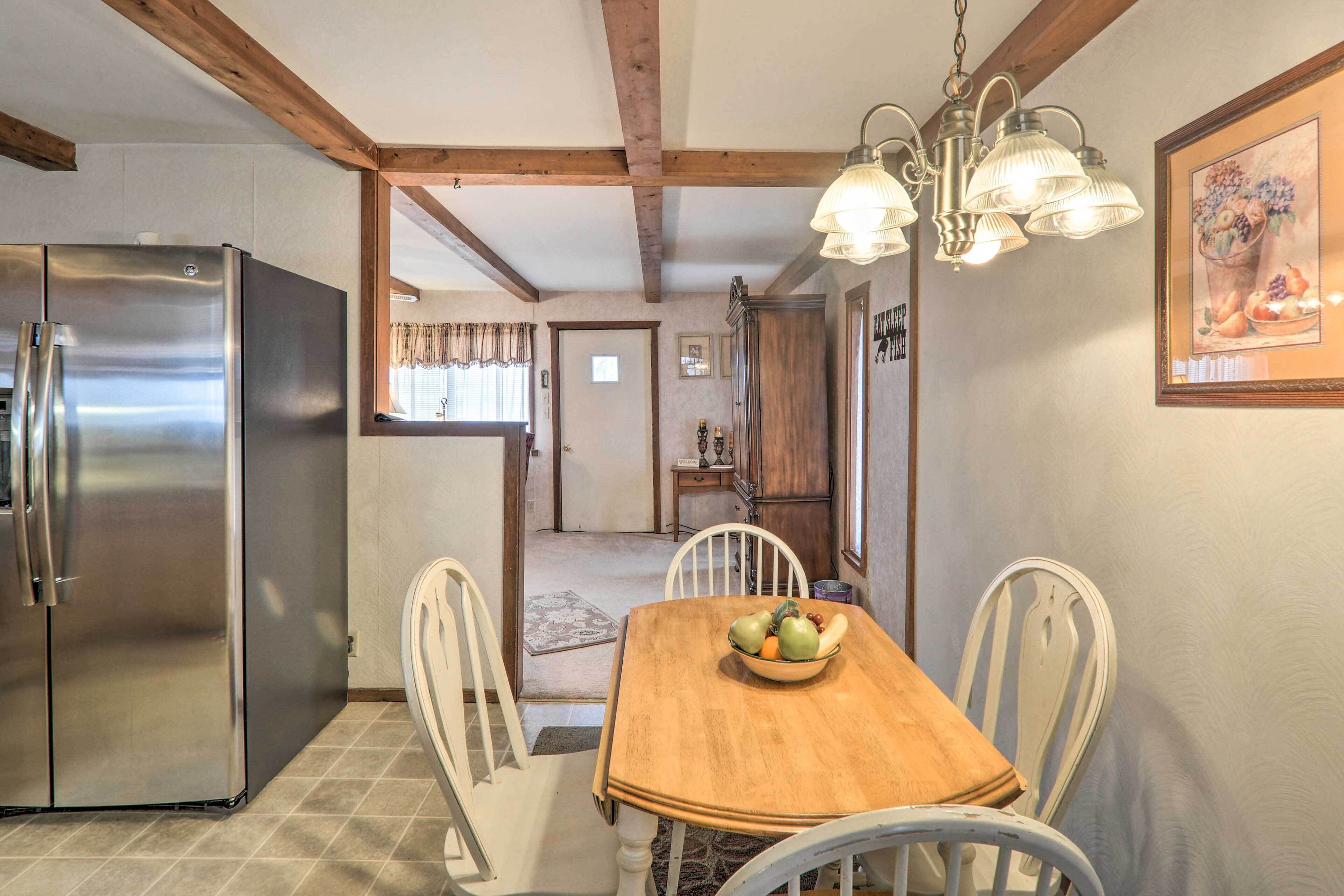 Lovely Wappapello Country Home Near Lake!