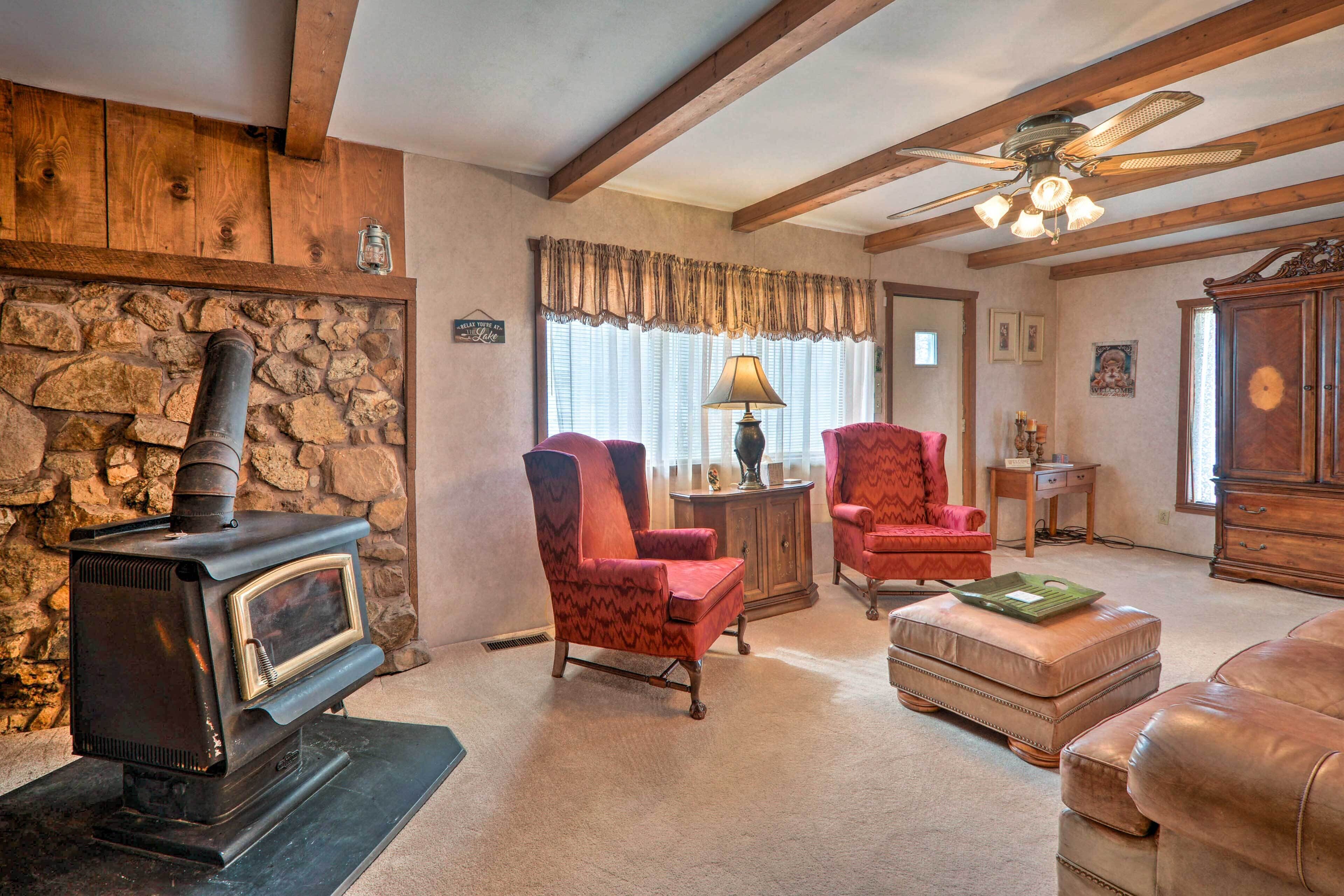 Lovely Wappapello Country Home Near Lake!