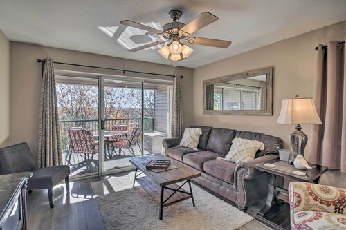 Modern Resort Condo ~ 3 Mi to Branson Landing
