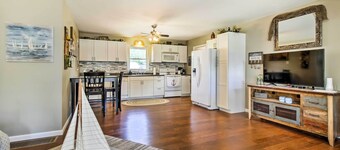 Modern Abode w/ Patio ~ 1 Mi to Stockton Lake!