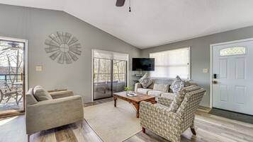 House (4 Bedrooms) | Front of property