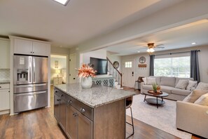 Interior - Modern Home w/ Yard + Deck, 1 Mi to Clemson U! (Clemson)