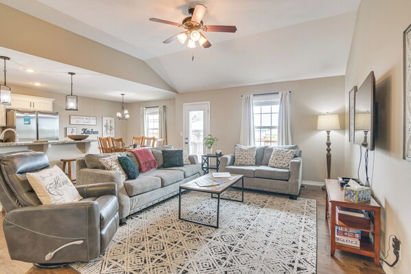 House (3 Bedrooms) | Interior