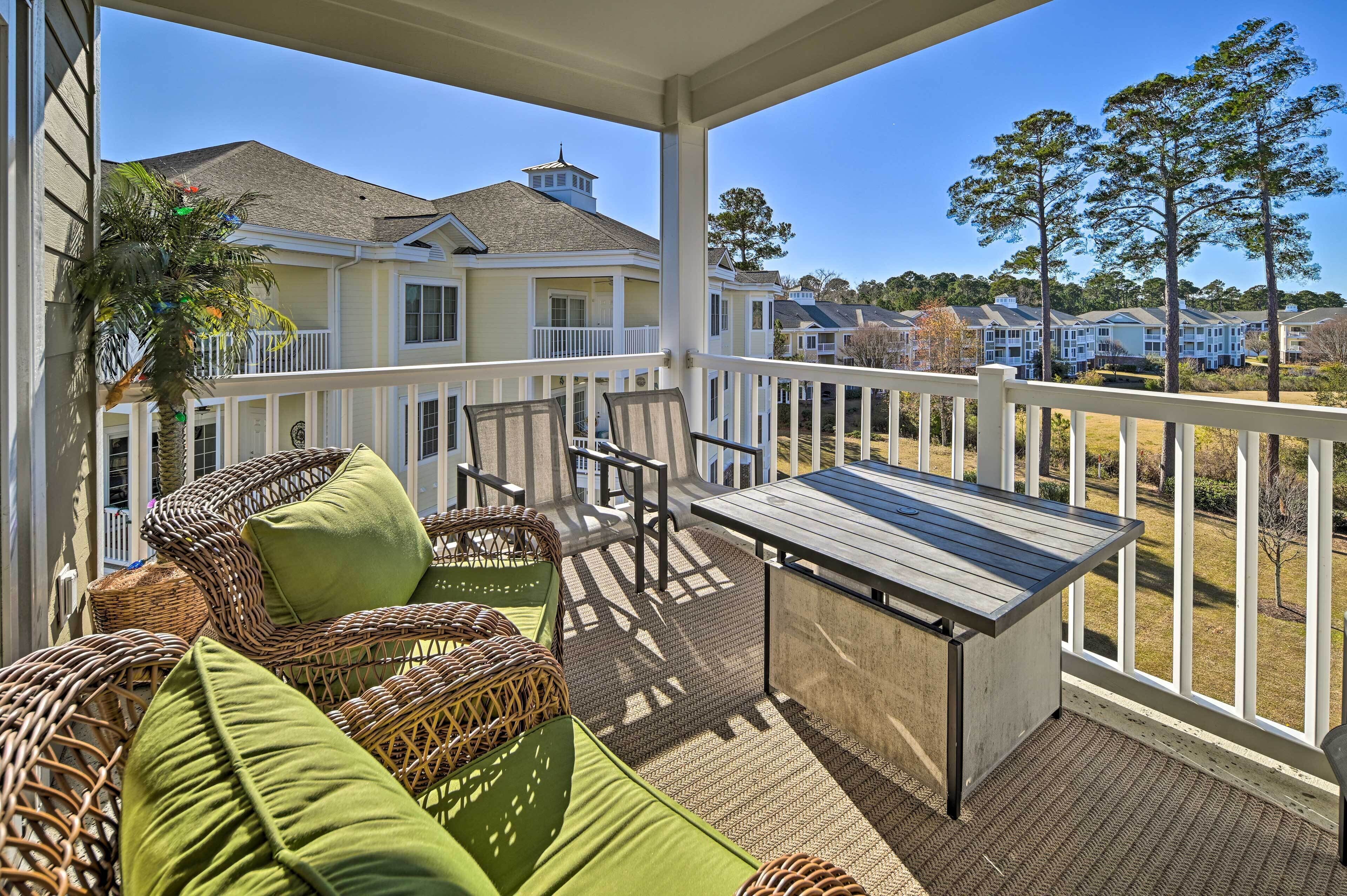 Myrtle Beach Condo ~ 3 Mi to Beaches!