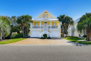 Interior - 1 Mi to Beach + Hot Tub: Murrells Inlet Retreat! (Murrells Inlet)