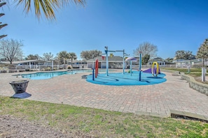House (5 Bedrooms) | Interior - 1 Mi to Beach + Hot Tub: Murrells Inlet Retreat! (Murrells Inlet)