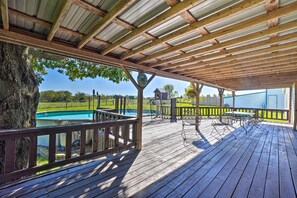 Interior - Monett Family Ranch Home w/ Fireplace & Huge Deck! (Purdy)