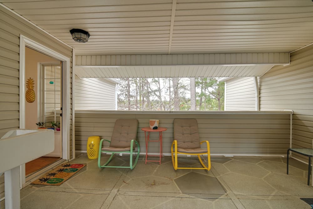 Myrtle Beach Condo 2 Mi to Surfside Beach! - Garden City, SC