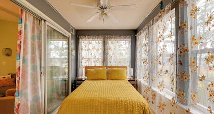 Myrtle Beach Condo 2 Mi to Surfside Beach!