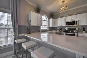 Interior - Myrtle Beach Condo: Golf Course + Pool View! (Myrtle Beach)