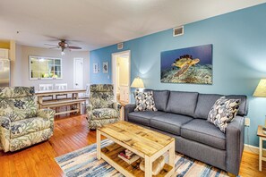 Apartment (2 Bedrooms) | Interior - Nautical Hilton Head Resort Condo - Walk to Beach! (Hilton Head Island)