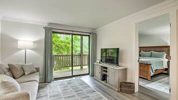 2 phòng ngủ, khu vực làm việc phù hợp cho laptop