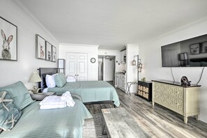 Interior - Newly Renovated Oceanfront Studio w/ Beach Access (Myrtle Beach)