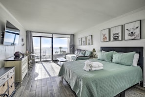 Apartment (0 Bedroom) | Front of property - Newly Renovated Oceanfront Studio w/ Beach Access (Myrtle Beach)