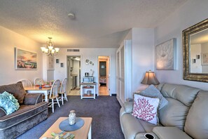 Apartment (1 Bedroom) | Interior - Walk to Ocean: Myrtle Beach Condo w/ Views! (Myrtle Beach)