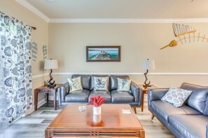 Interior - Screened-in Patio: Myrtle Beach Golf Condo (Myrtle Beach)