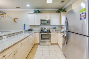 Interior - Screened-in Patio: Myrtle Beach Golf Condo (Myrtle Beach)