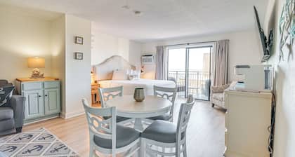 Oceanfront Condo in Myrtle Beach: Near Restaurants