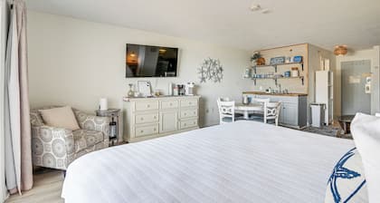 Oceanfront Condo in Myrtle Beach: Near Restaurants
