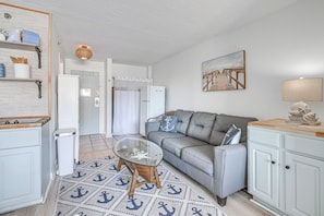 Apartment (0 Bedroom) | Interior - Oceanfront Condo in Myrtle Beach: Near Restaurants (Myrtle Beach)