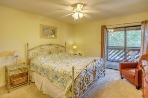 Apartment (2 Bedrooms) | Interior - 3 Blocks to Ocean: Resort Condo in Myrtle Beach! (Myrtle Beach)