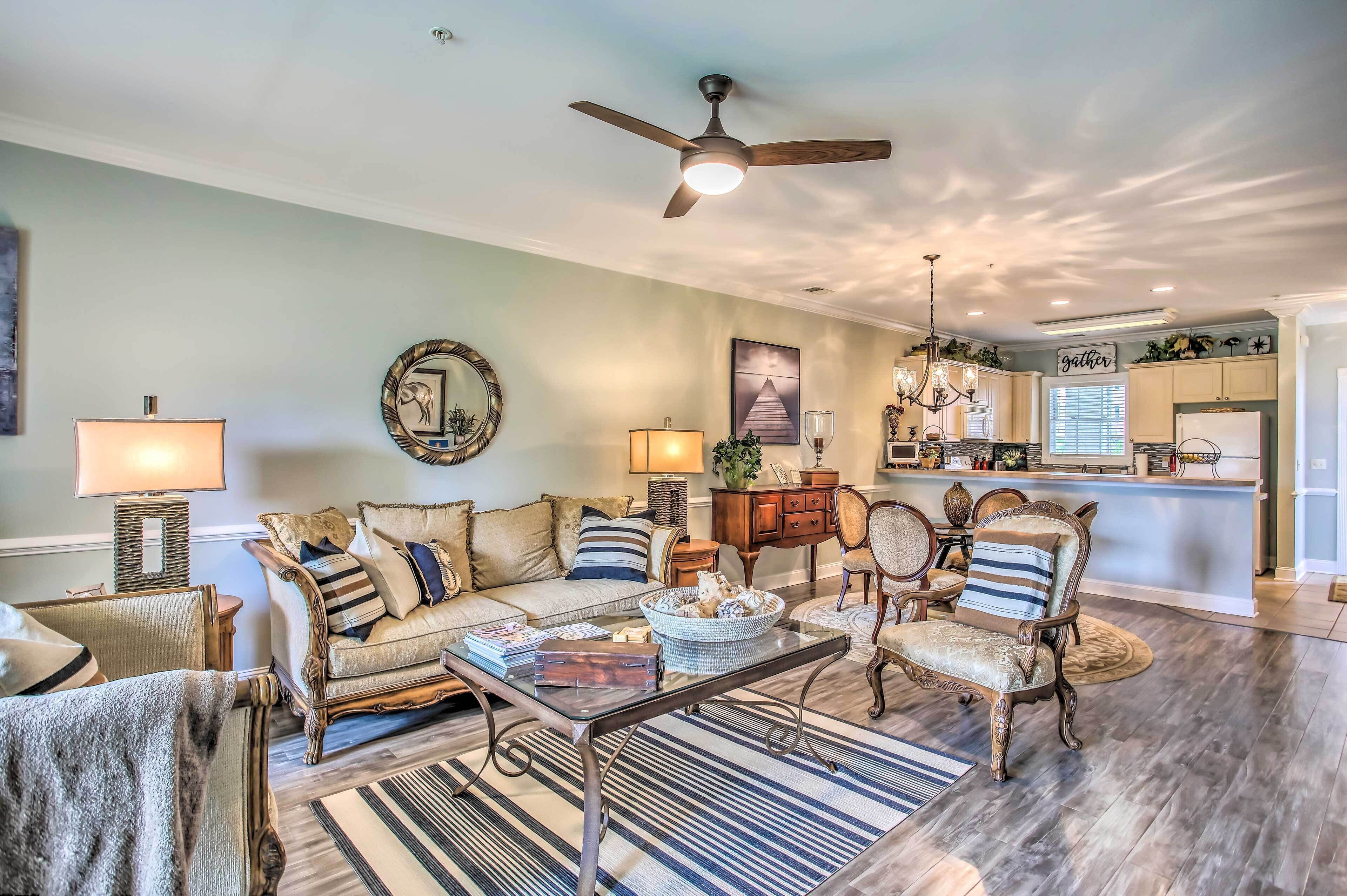 'No Rush Fore' Condo Near Beaches & Golfing!