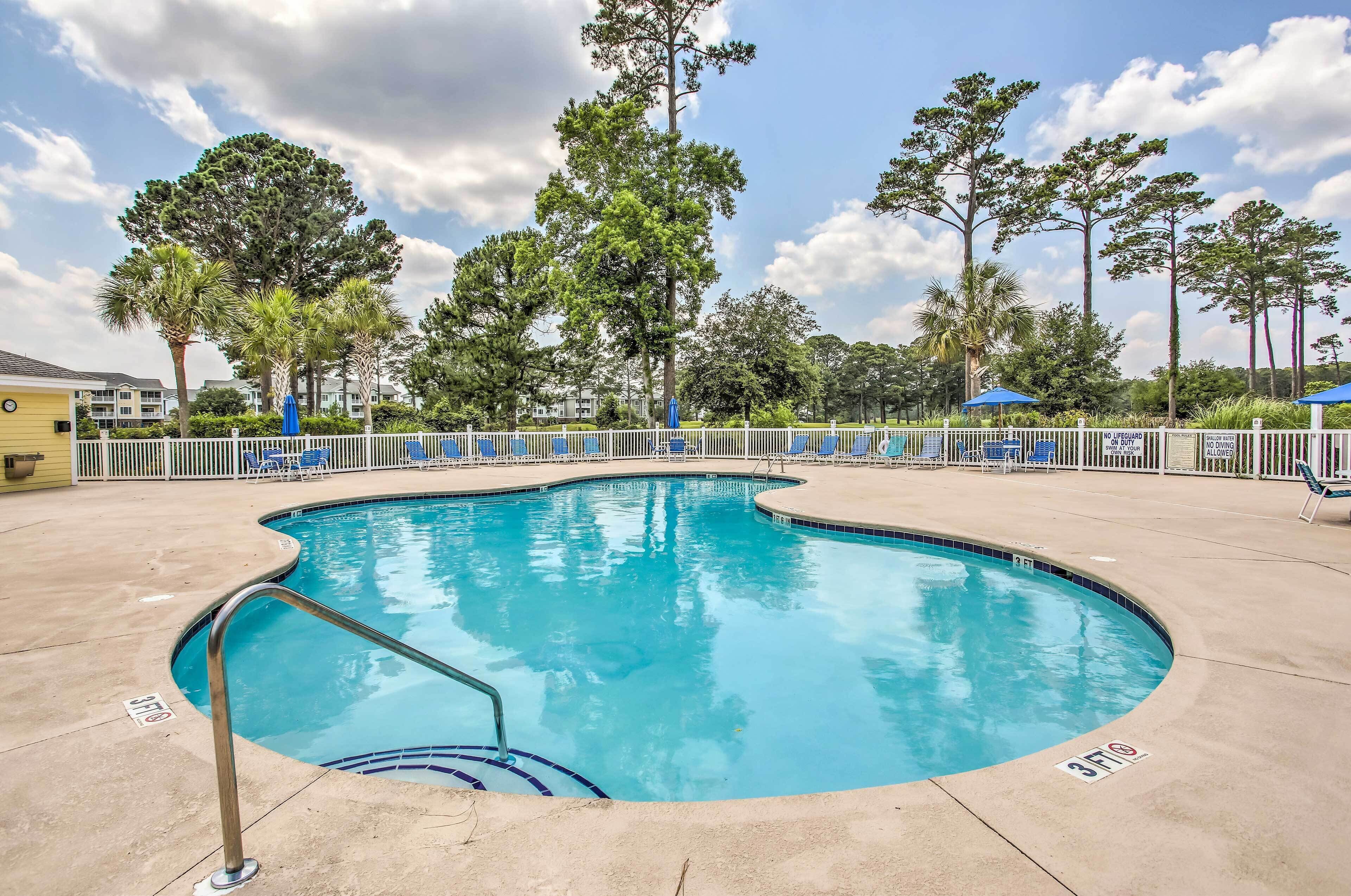 'No Rush Fore' Condo Near Beaches & Golfing!