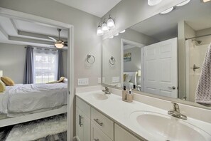 House (3 Bedrooms) | Interior - 3 Mi to Golf: Loris Home w/ Big Private Yard! (Loris)