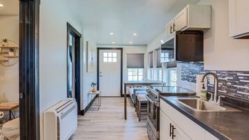 ํ์ฐ์ค (2 Bedrooms) | ๋ด๋ถ