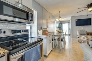 Apartment (2 Bedrooms) | Interior - Ocean-view Penthouse Condo in North Myrtle Beach! (North Myrtle Beach)