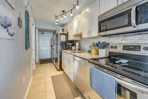 Apartment (2 Bedrooms) | Interior - Ocean-view Penthouse Condo in North Myrtle Beach! (North Myrtle Beach)