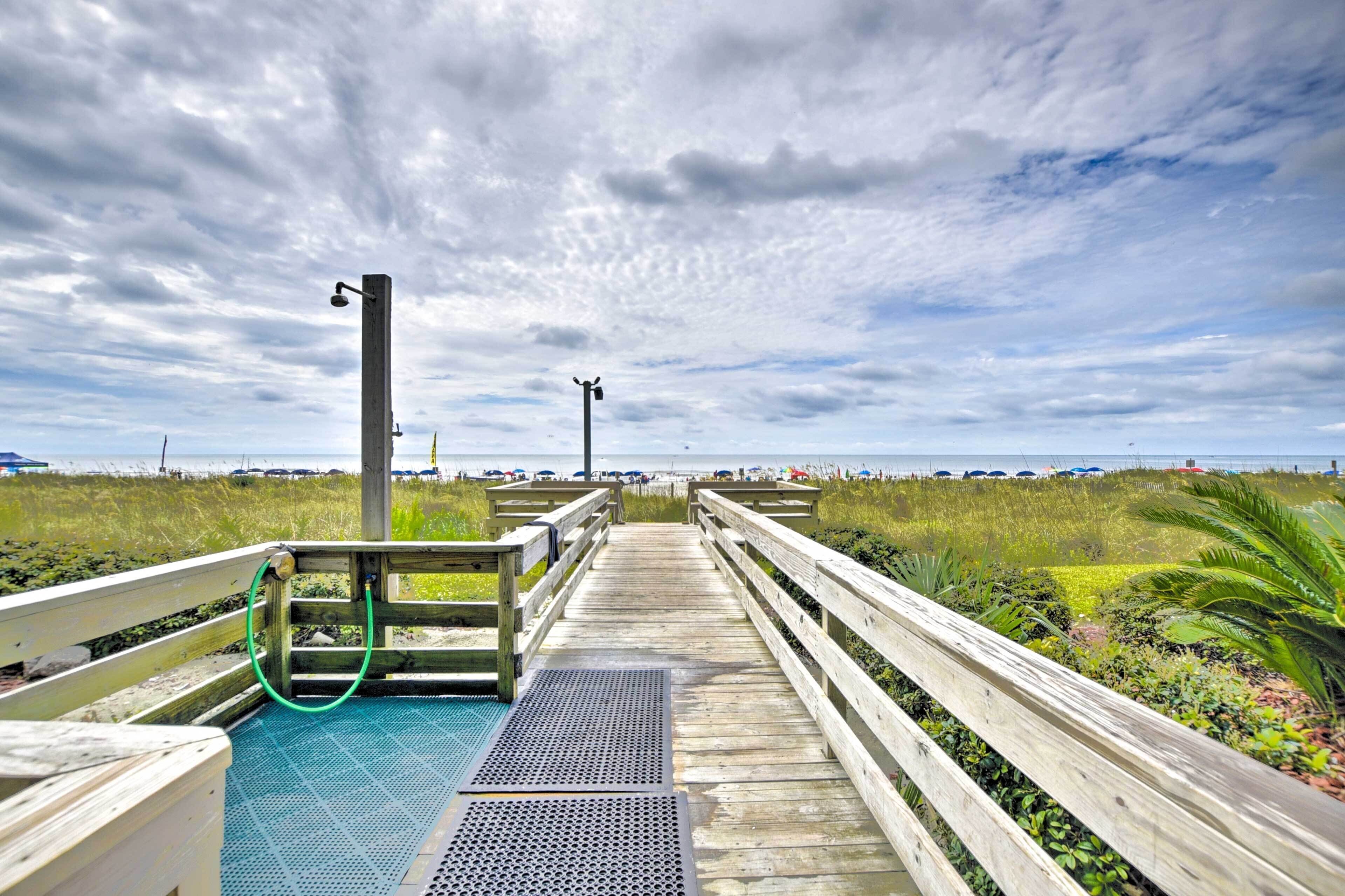 North Myrtle Beach Gem: On-site Beach Access!