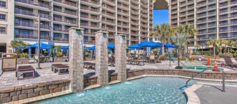 Resort Perks & Pools: Townhome By Barefoot Landing