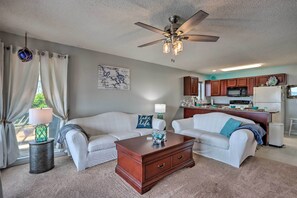 Apartment (2 Bedrooms) | Interior - Pool Access & Lake Views: Osage Beach Condo! (Osage Beach)