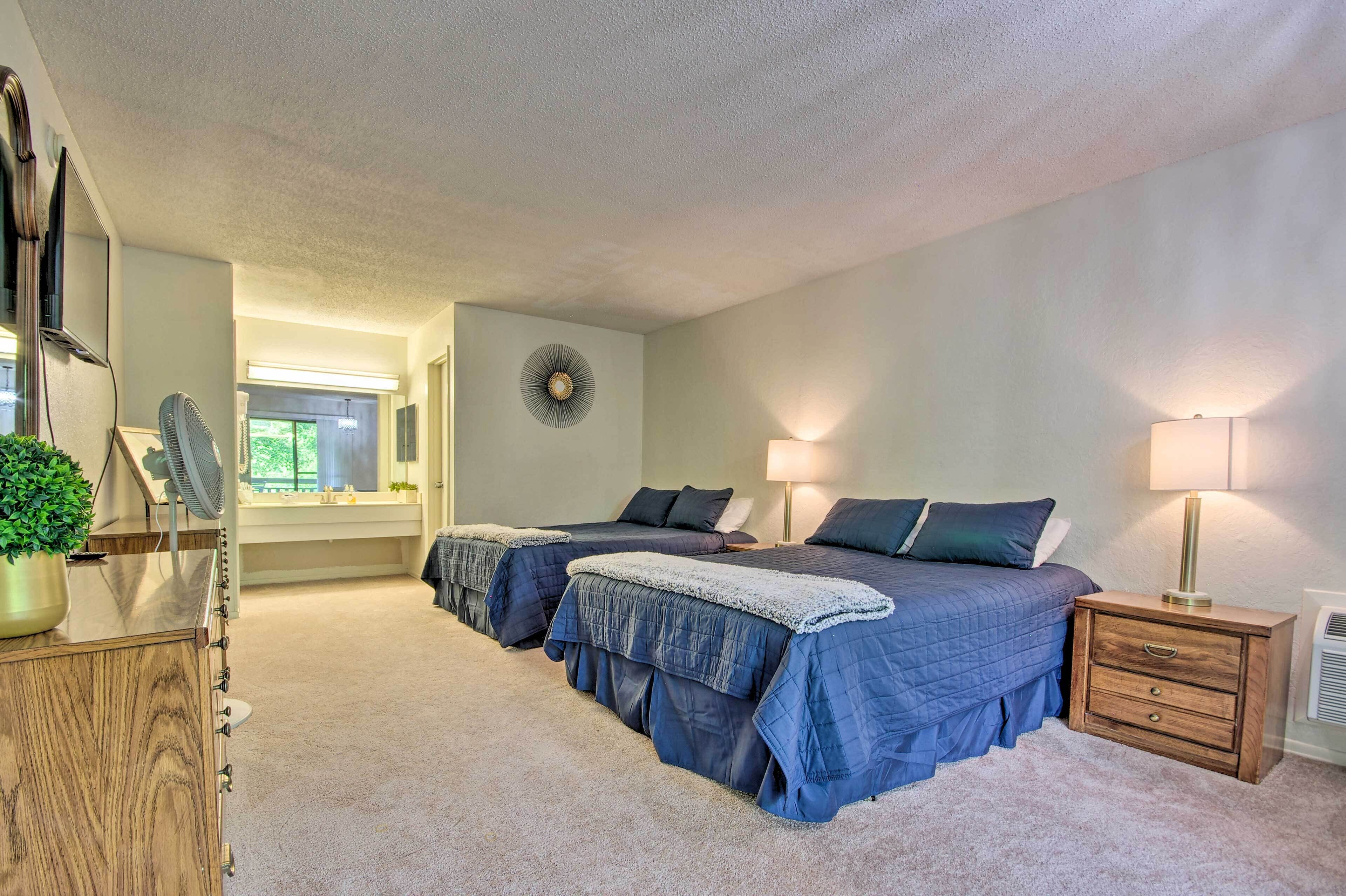 Osage Beach Getaway - 1 Mi to Margaritaville Fun!