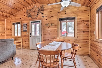 'owl's Nest' Couple's Retreat: Steps to Lake!