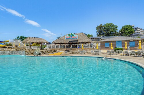 Osage Beach Home: Deck, Pool Access