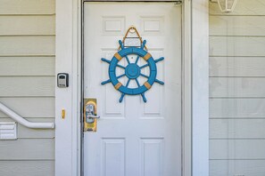 Apartment (2 Bedrooms) | Interior - 2 Mi to Beach: Pool-view Myrtle Beach Escape! (Myrtle Beach)